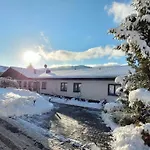 Bayvista Mit Balkon Und Bergblick By Interhome Daire *