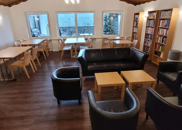 Bayvista Mit Balkon Und Bergblick By Interhome شقة لام
